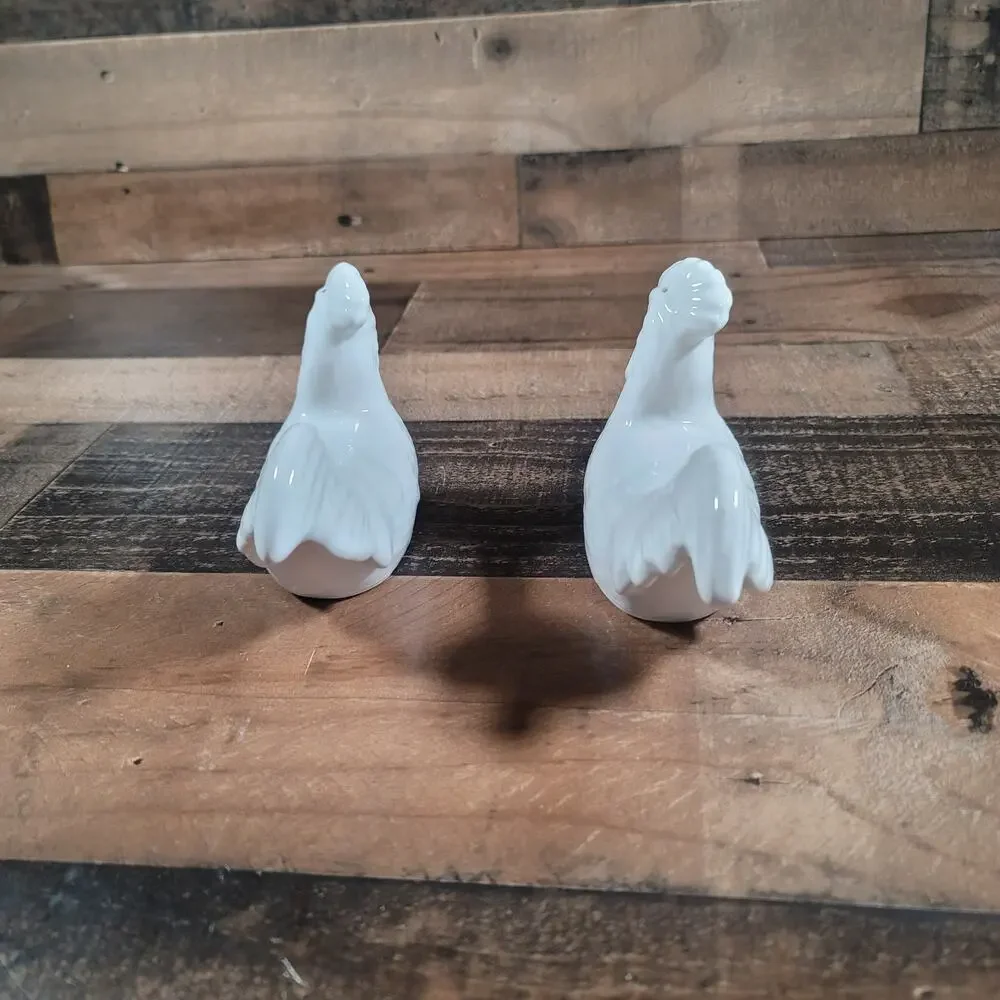 Chicken Salt and Pepper shakers